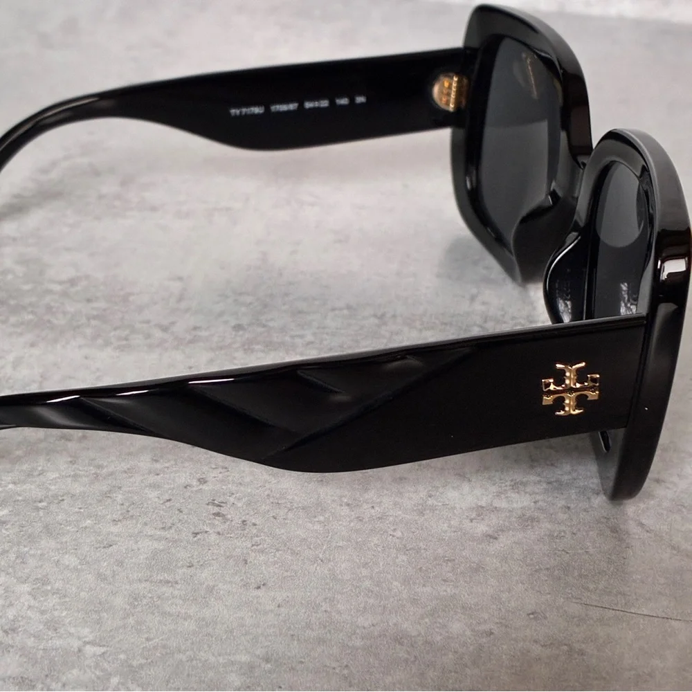 Tory Burch TY7179U 1709/87 Oversized Black Square Sunglasses NWOT w/ Case